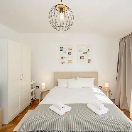 Guests House Dali Πανσιόν 3*