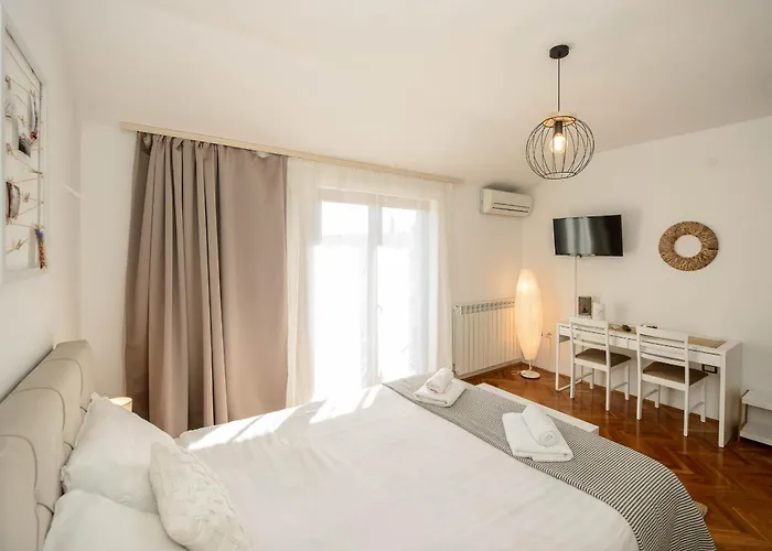 Πανσιόν Guests House Dali 3*