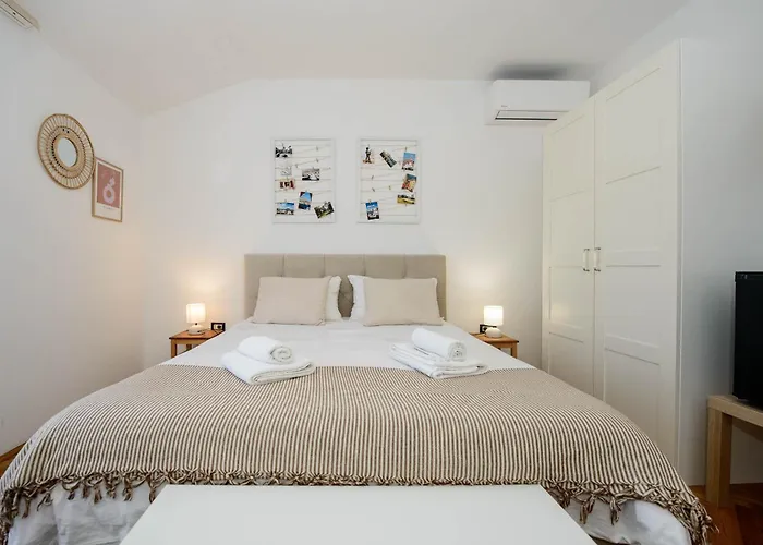 Guests House Dali 3*