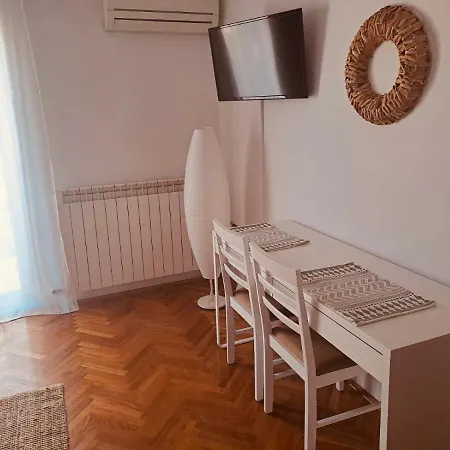 Guests House Dali Πανσιόν