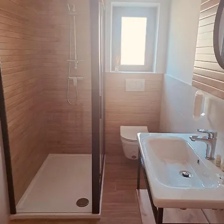 Guests House Dali Πανσιόν Ρόβινι