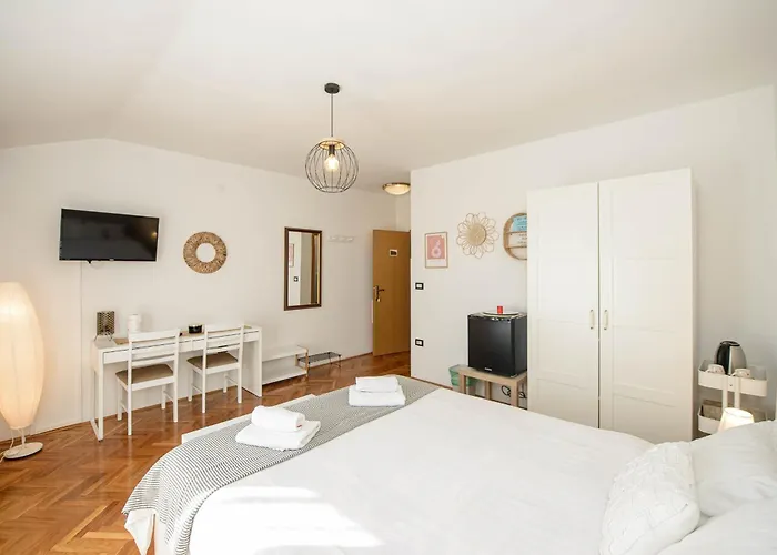 Guests House Dali Affittacamere 3*