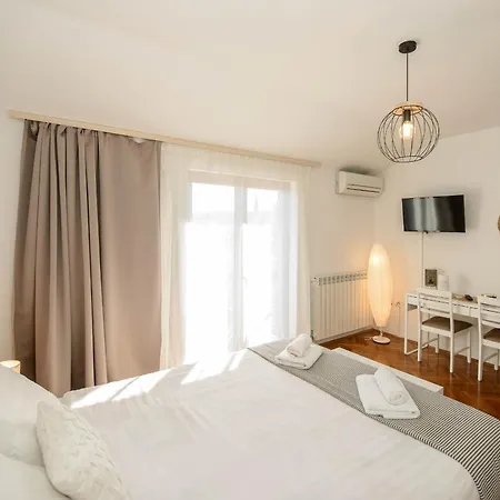 Gasthuis Guests House Dali 3*