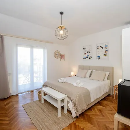 Guests House Dali 3* Ровинь