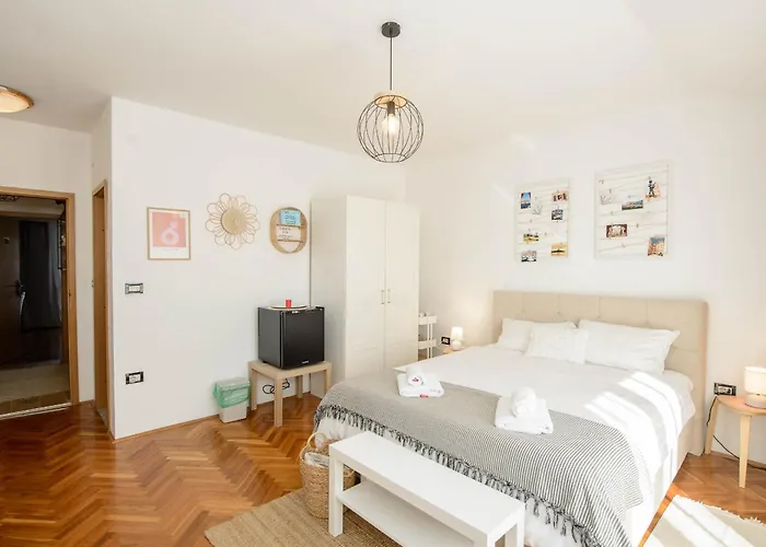 Gasthuis Guests House Dali 3*